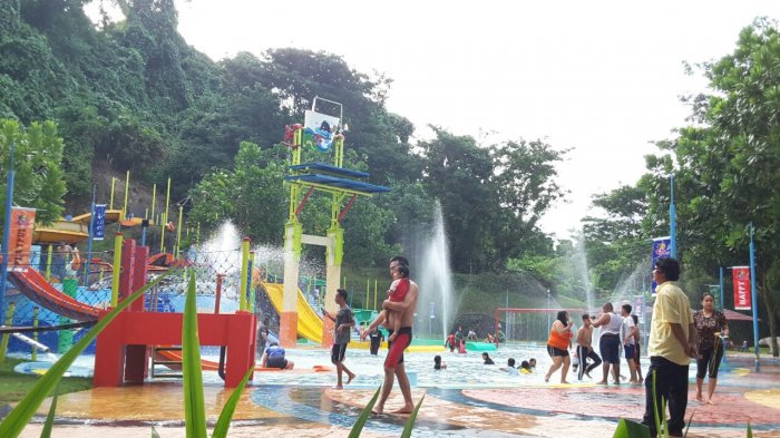 suasana di Citraland Waterpark