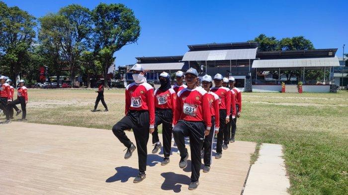 Paskibraka Kota Manado latihan fisik di Lapangan Sparta Tikala, Manado, Sulawesi Utara, Senin (31/7/2023).