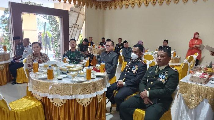 Syukuran HUT ke-77 Bhayangkara di lobi Mapolres Bolmong di Desa Dulangon, Kecamatan Lolak, Bolmong, Sulawesi Utara, Sabtu (1/7/2023).