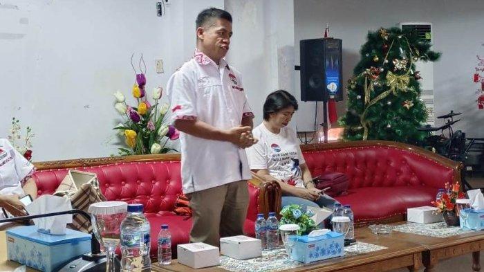 Perwakilan pelaku pariwisata menyampaikan pendapat dalam diskusi dukungan bagi penerbangan Manado-Jepang di Kantor PT Bank Prisma Dana, Manado, Selasa (11/7/2023).