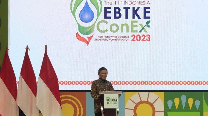Menteri Energi dan Sumber Daya Mineral (ESDM), Arifin Tasrif ketika memberikan sambutan dalam agenda EBTKE Conex 2023 di Tangerang pada Rabu (12/7).