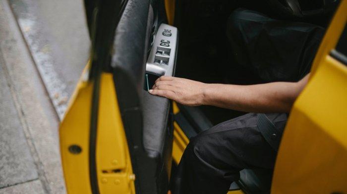 Ilustrasi berpergian.