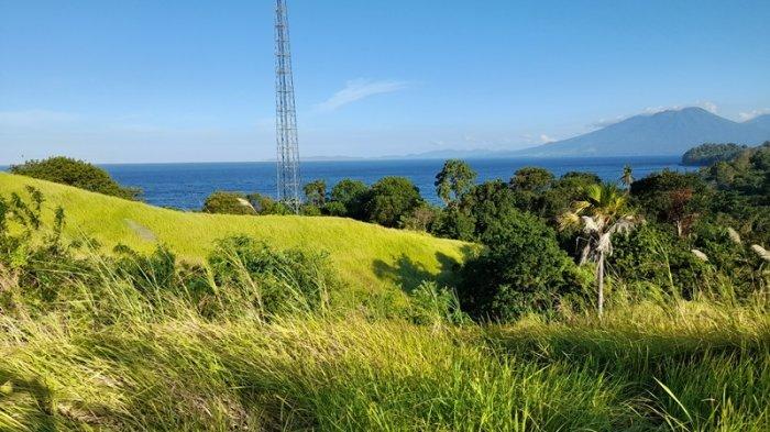 Pemandangan dari Bukit Larata, Likupang, Minut, Sulawesi Utara.