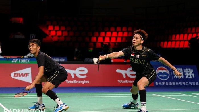 Potret Ganda putra Indonesia Fajar Alfian/Rian Ardianto saat menghadapi pasangan peraih medali emas Olimpiade Tokyo 2020, Lee Yang/Wang Chi-Lin pada laga terakhir Grup A Piala Thomas 2020 di Ceres Arena, Aarhur, Denmark, Rabu (13/10/2021) sore WIB.