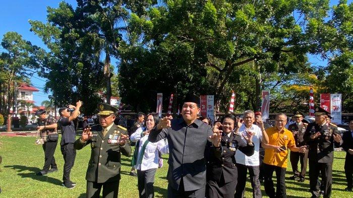 Peringatan HUT ke-77 Bhayangkara di lapangan Kantor Gubernur Sulawesi Utara, Jalan 17 Agustus, Kota Manado pada Sabtu (1/7/2023) pagi.