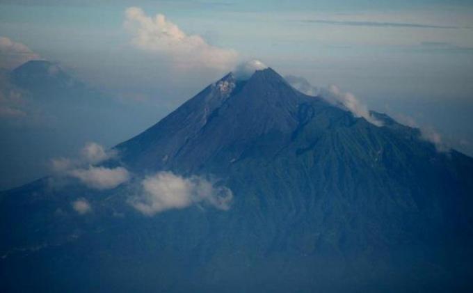 Ilustrasi gunung