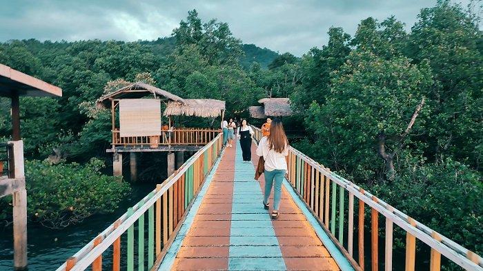 Hutan mangrove yang ada di Desa Budo, Kecamatan Wori, Minahasa Utara, Provinsi Sulawesi Utara.