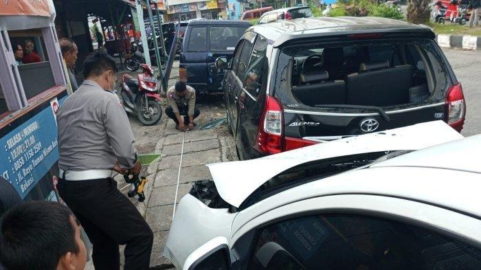 Pengemudi Fortuner tewas di lokasi kejadian setelah menabrak pesepeda dan mobil boks