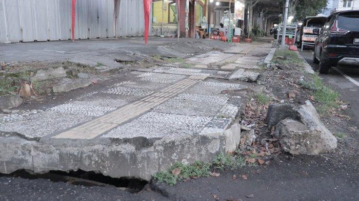 Kondisi terbaru, trotoar di Jalan Sam Ratulagi Manado