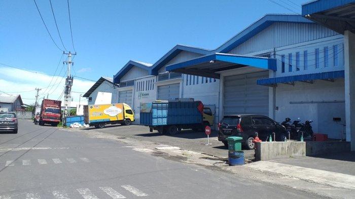 PERUSAHAAN INDUSTRI SEDANG - Ilustrasi Pabrik PT Massindo Solaris Nusantara (MSN) di Jalan Cereme, Kampung Islam, Tuminting, Manado, Sulut, Senin (24/1/2022). Berikut jumlah perusahaan industri besar dan kecil di Sulawesi Utara.