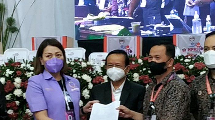 Penatua dr Michaela Elsiana Paruntu MARS kembali terpilih sebagai Ketua Komisi Pelayanan Remaja Sinode GMIM periode 2022-2027 dengan jumlah suara 642 Suara atau 61 persen.  