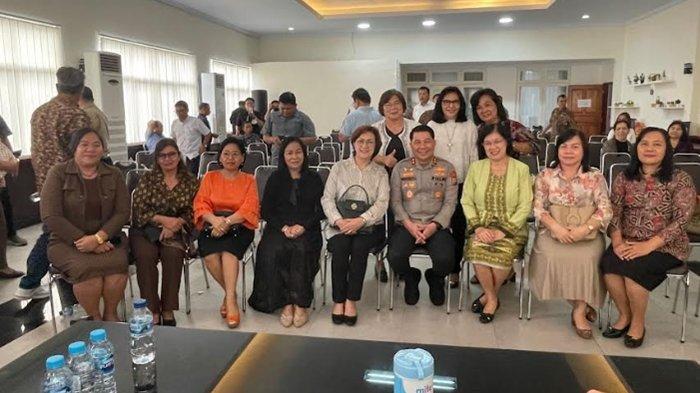 PENDETA - Sebanyak 100 pendeta GMIM menyatakan dukungannya pada Kapolda Sulut Irjen Pol Roycke Langie untuk menyelidiki kasus dugaan korupsi penyimpangan dana hibah GMIM.
