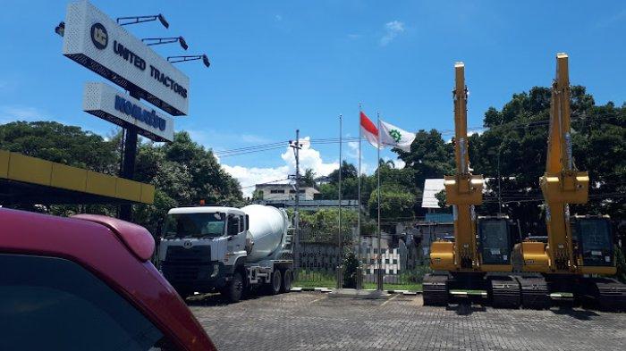 PT PLN (Persero) salurkan listrik hijau kepada PT United Tractors Tbk Cabang Manado melalui layanan sertifikat energi baru terbarukan