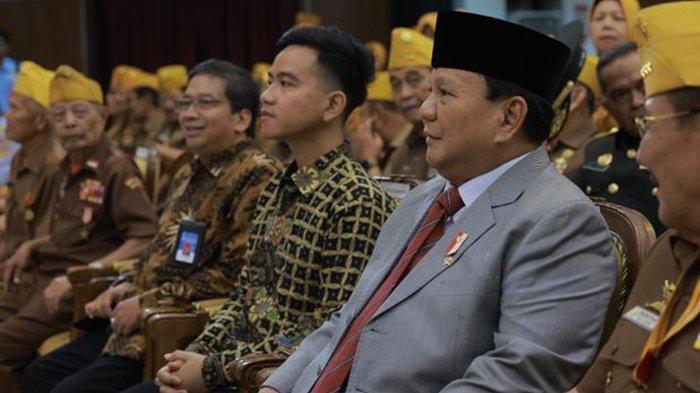 Prabowo Subianto bertemu Gibran Rakabuming di Solo saat peringatan Hari Veteran Nasional pada Kamis (10/8/2023) adalah perintah Presiden Jokowi.