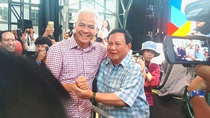 Prabowo Subianto peluk Ganjar Pranowo. Akui berhubungan baik dan akan bersaing sehat di Pilpres 2024.