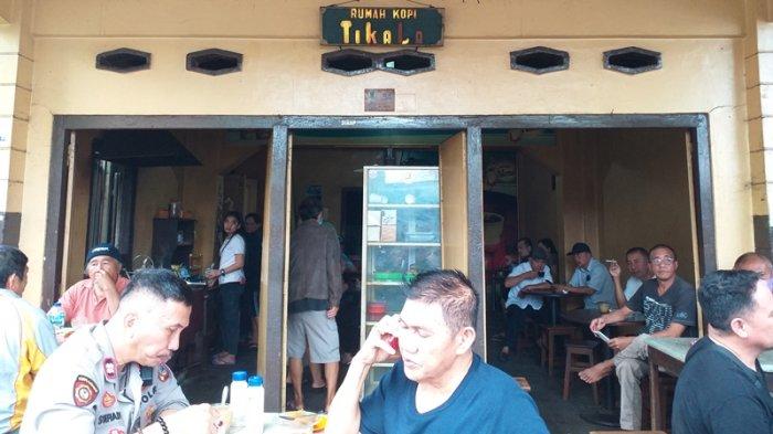 Rumah Kopi Tikala yang terletak di Jalan Sudirman, Komo Luar, Wenang, Manado, Sulut, Rabu (5/1/2022). 