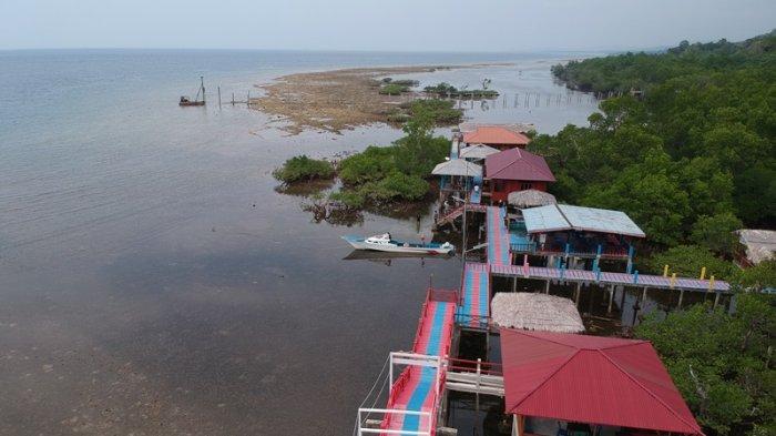 Potret keindahan Desa Wisata Budo di Kecamatan Wori, Kabupaten Minahasa Utara, Sulawesi Utara, Sabtu (4/11/2023).