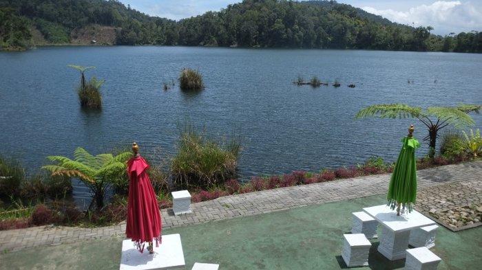 Sejumlah warga mengunjungi salah satu objek wisata di tepi Danau Moat yang berlokasi di Desa Moat, Kecamatan Modayag, Kabupaten Bolaang Mongondow, beberapa waktu lalu