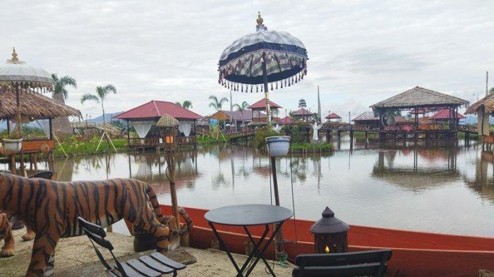 Sugguhkan nuansa Bali, dengan pemandangan persawahan yang memanjakan mata, Attaya Cafe and Resto Layak untuk anda kunjungi.