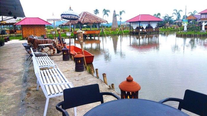 Sugguhkan nuansa Bali, dengan pemandangan persawahan yang memanjakan mata, Attaya Cafe and Resto Layak untuk anda kunjungi.