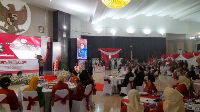 Syukuran Hari Bhayangkara ke-78 di lapangan Kantor Gubernur Sulawesi Utara, Senin (1/7/2024).