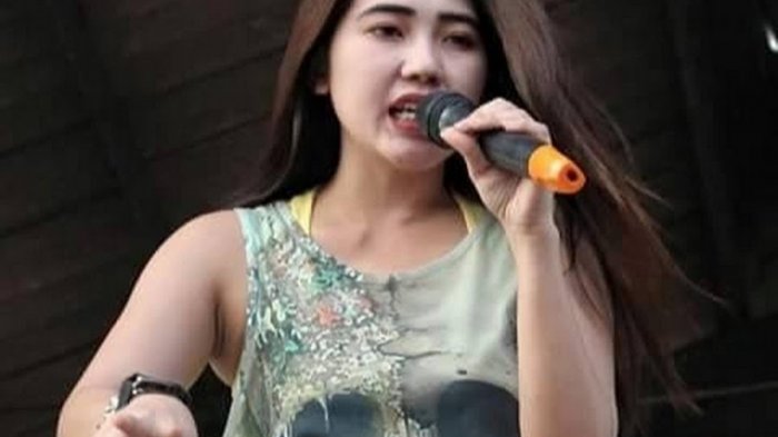 Dahsyat! Perbandingan Foto Via Vallen Yang Dulu dan Sekarang