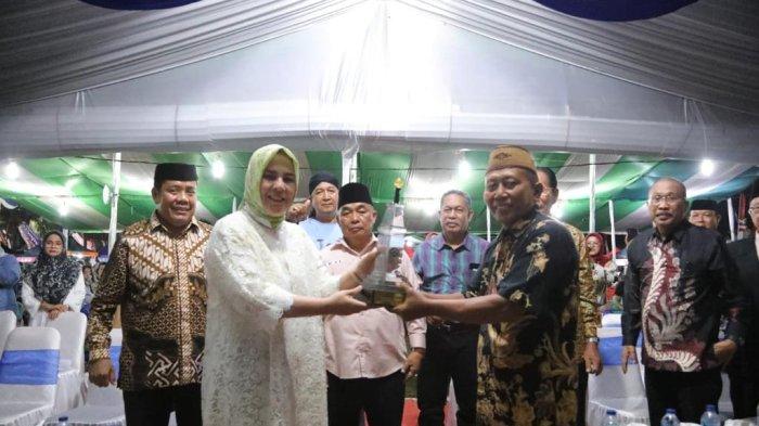 Wali Kota Kotamobagu Tatong Bara menutup secara resmi pelaksanaan kegiatan Festival Seni dan Budaya Jawa Tondano (Fesbudjaton) ke  XVII se Indonesia Timur.