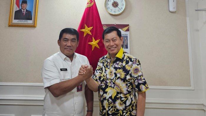 Bakal Calon Gubernur Sulawesi Utara, Yulius Komaling, bertemu dengan Ketua DPW NasDem Sulut, Victor Mailangkay.