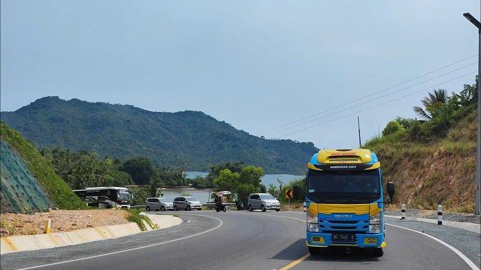 Pembangunan Jalur Lintas Selatan (JLS) Pansela Lot 6 di Kecamatan Watulimo, Kabupaten Trenggalek Tarik Pemodal Tanamkan Investasi di Trenggalek