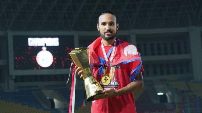 Persik Kediri melengkapi slot pemain asing dari Asia dengan mendatangkan pemain terbaik Liga 1 Indonesia 2018, Rohit Chand Thakuri dari Persija Jakarta.