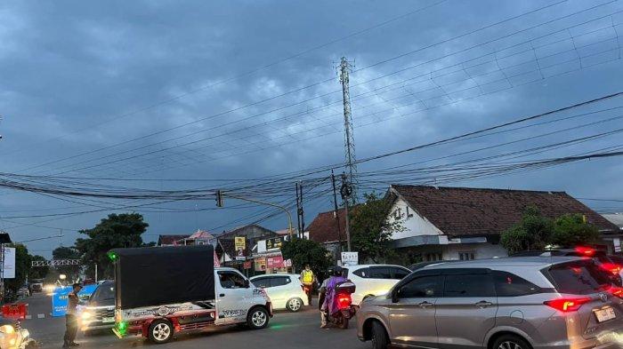 Rekayasa lalu lintas di Simpang Mengkreng Kediri