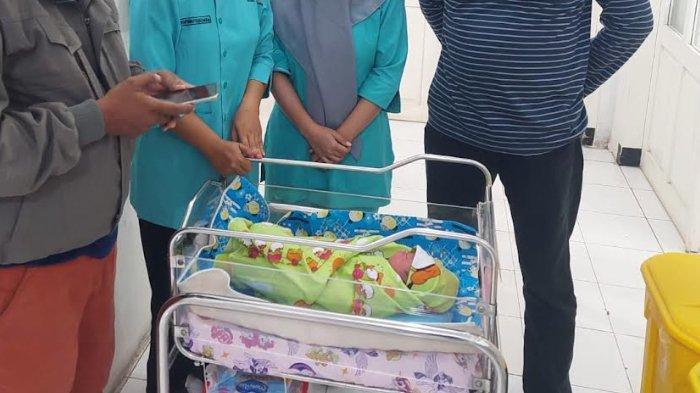 Bayi Yang Dibuang Orang Tuanya Di Warkop Di Banyuwangi Akan Dirawat Bayi Yang Dibuang Orang Tuanya Di Warkop Di Banyuwangi Akan Dirawat