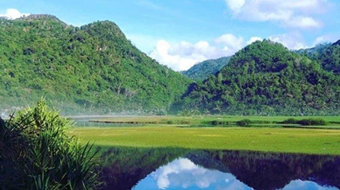 Pantai Kebo di Kabupaten Trenggalek, Jawa Timur