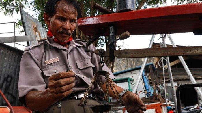 pedagang nakal di pasar kediri menggunakan timbangan yang dimodifikasi