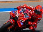 Aksi-Marc-Marquez-di-Sprint-Race-MotoGP-Thailand-2025.jpg