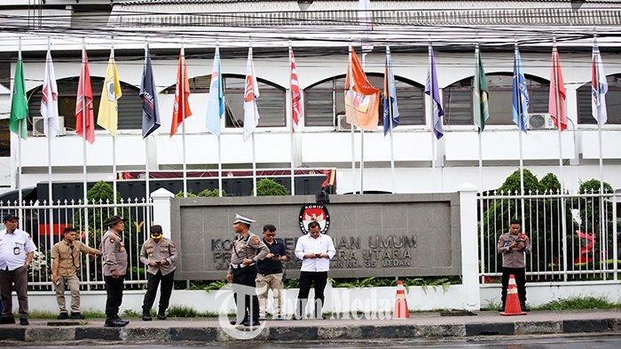 TUNDA PROSES HUKUM PESERTA PEMILU 2024