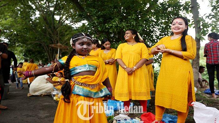 Berita Foto: Begini Makna Ritual Adhi Tirula, Tradisi Cucuk Lidah Umat ...