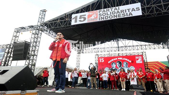 Ketua Umum Partai Solidaritas Indonesia (PSI) Kaesang Pangarep menyampaikan orasi politik saat menghadiri kampanye akbar di Lapangan Reformasi, Kecamatan Percut Sei Tuan, Kabupaten Deliserdang, Rabu (24/1). Dalam kampanye tersebut, Ketua Umum Partai Solidaritas Indonesia (PSI) Kaesang Pangarep mengajak seluruh simpatisan PSI dan masyarakat memberikan suaranya untuk kader PSI dan pasangan capres dan cawapres nomor urut 2 Prabowo Subianto-Gibran Rakabuming Raka pada pemilu 2024.