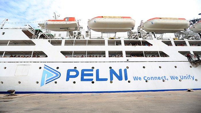 KM Kelud asal Sumatra Utara berada di kapal sebelum berangkat dari Terminal Pelabuhan Bandar Deli Belawan, Medan 