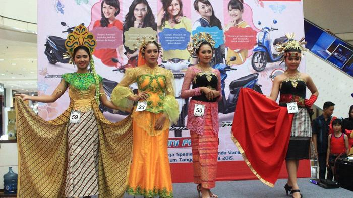 70 Model di Hari Kartini Pada Event Women In Action Plaza Medan Fair, Sabtu (25/4), Medan.