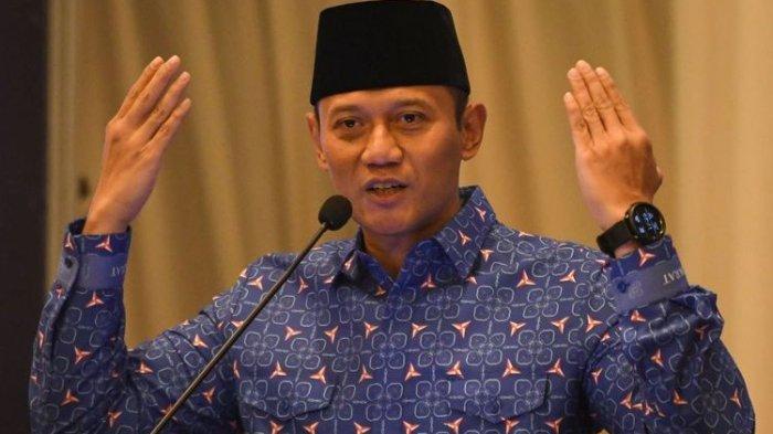 Ketua Umum Partai Demokrat Agus Harimurti Yudhoyono menyampaikan pidatonya dalam Silaturahmi dan Buka Bersama Partai Demokrat di Jakarta, Sabtu (23/3/2024). Dalam kesempatan tersebut juga menjadi momentum refleksi dan evaluasi pencapaian Partai Demokrat dalam Pemilu 2024 sekaligus konsolidasi langkah ke depan kader partai sebagai persiapan untuk Pemilu 2029. ANTARA FOTO/Aditya Pradana Putra/rwa.