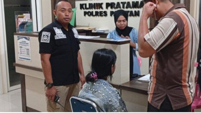 Aiptu Lilik Cahyadi (LC) yang menjabat sebagai PJ Kepala Satuan Perawatan Tahanan dan Barang Bukti (Tahti) Polres Pacitan berpeluang terkena sanksi pemecatan atau Pemberhentian Tidak Dengan Hormat (PTDH) karena Diduga Mencabuli Seorang Tahanan Perempuan Muda Berinisial PW (21).