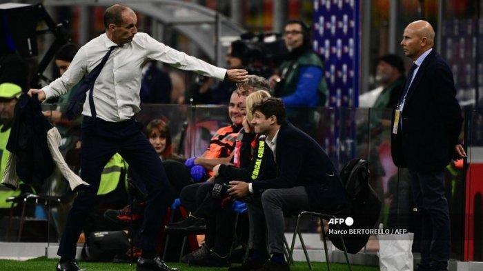 Reaksi pelatih Juventus asal Italia Massimiliano Allegri saat pertandingan sepak bola Serie A Italia antara Milan dan Juventus di Stadion San Siro, di Milan pada 22 Oktober 2023.