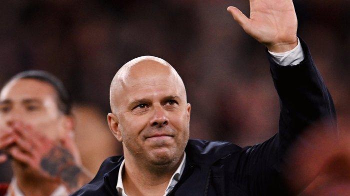 Arne Slot menegaskan tidak merasa kasihan pada Pep Guardiola karena sudah sudah banyak meraih gelar.

Pelatih Liverpool, Arne Slot menambah penderitaan Pep Guardiola di Manchester City dengan kini menelan empat kali kekalahan secara beruntun di Liga Inggris, Senin (2/12/2024).