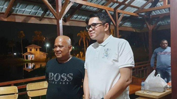 Arteria Dahlan yang diduga berfoto dengan buronan Polda Sumut kasus galian C dan penguasaan lahan milik PTPN II, Samsul Tarigan. 