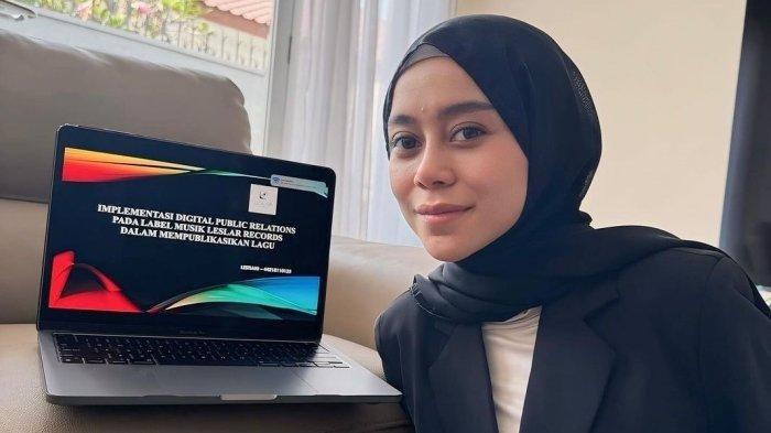 BAKAL Dapat Gelar Sarjana, Judul Skripsi Lesti Kejora Jadi Sorotan Netizen, Bahas Soal Hal Ini