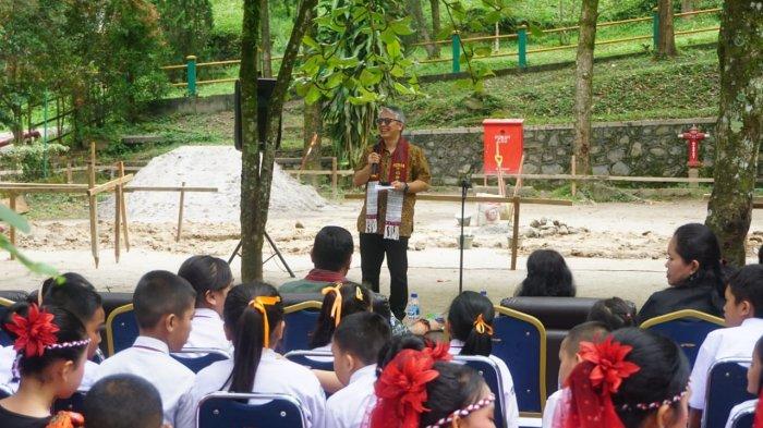 Yayasan Bonapasogit Sejahtera (YBS) dan Toba Pulp Lestari (TPL) membangun kelas tambahan untuk terus menunjang fasilitas bagi siswa-siswi Sekolah Dasar (SD).