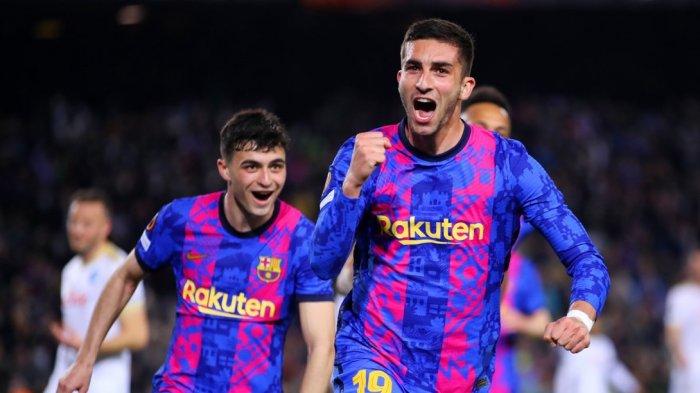 Barcelona nyaris kalah dari Napoli usai gol Ferran Torres membuat hasil imbang 1-1 leg pertama play-off Liga Europa