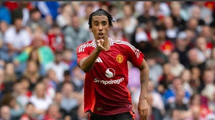 Bek Tengah Manchester United, Leny Yoro