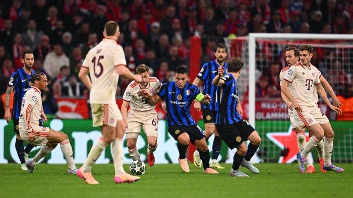 BEREBUT - Pemain Inter Milan dan Bayern Muenchen berebut saat pertandingan leg pertama perempat final Liga Champions. Inter Milan sukses menang di leg pertama perempat final Liga Champions di markas Bayern Muenchen, Rabu (9/4/2025) dini hari.